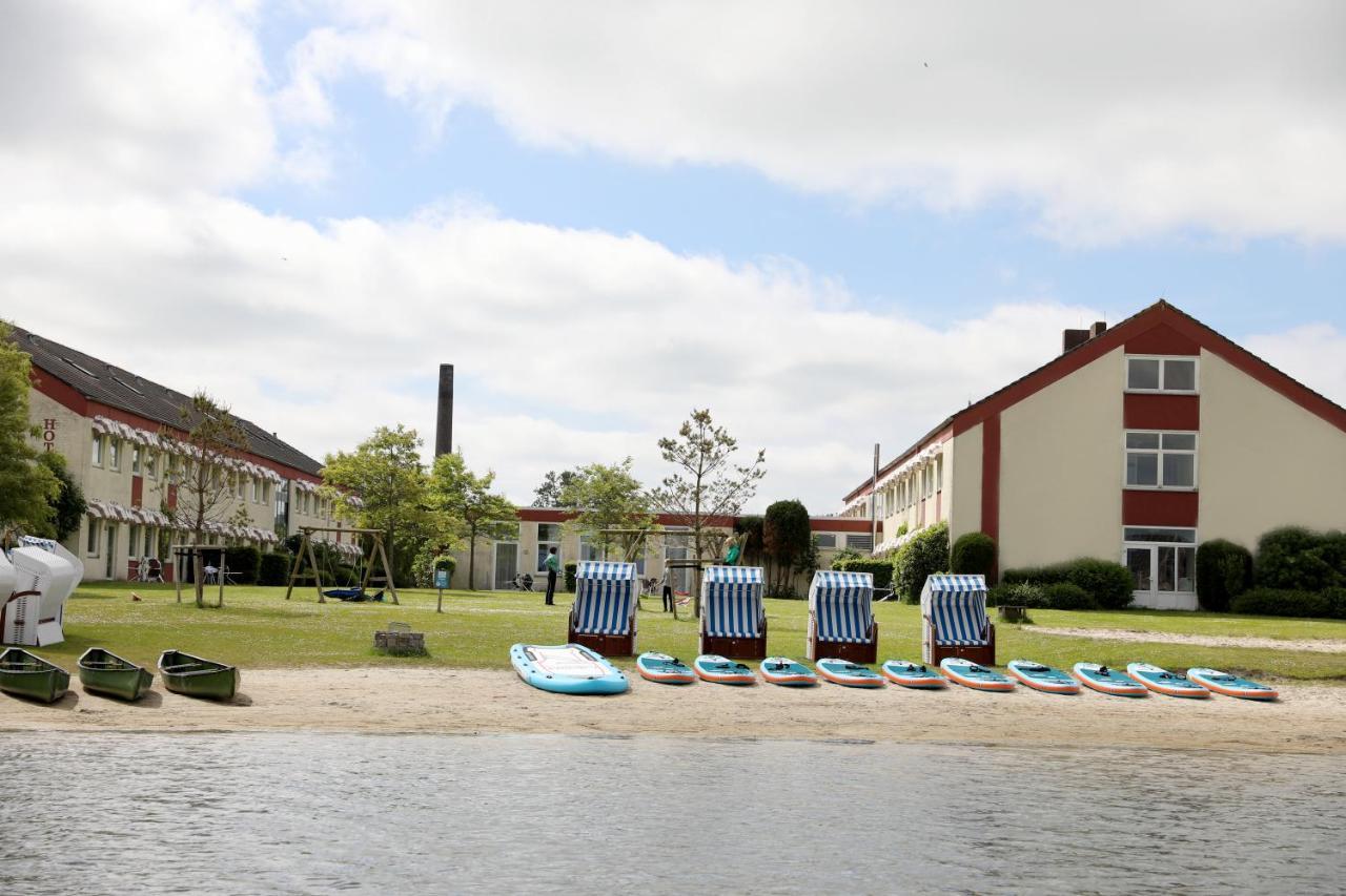 Dorf Wangerland Hotel ชิลลิคช์ ภายนอก รูปภาพ