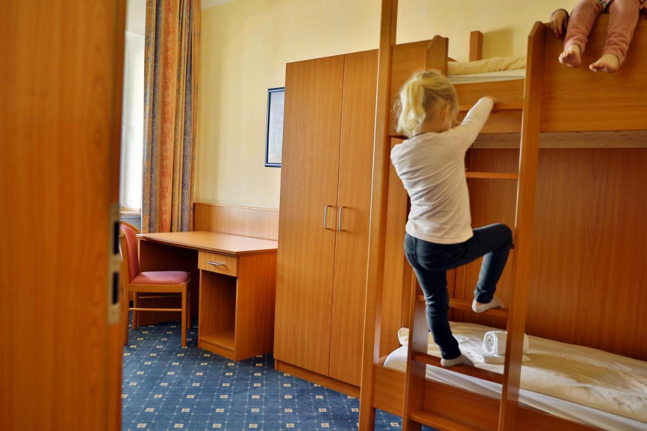 Dorf Wangerland Hotel ชิลลิคช์ ภายนอก รูปภาพ