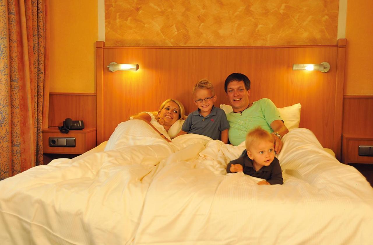 Dorf Wangerland Hotel ชิลลิคช์ ภายนอก รูปภาพ