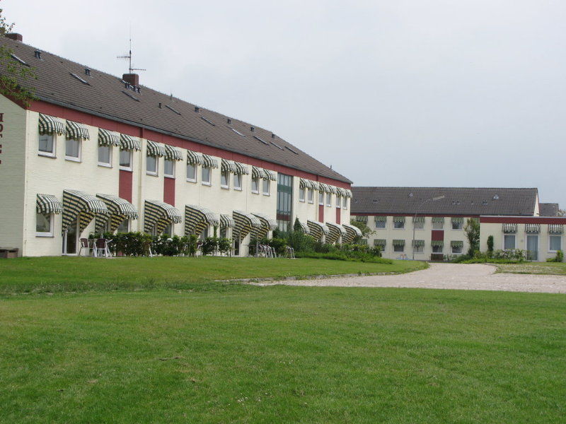 Dorf Wangerland Hotel ชิลลิคช์ ภายนอก รูปภาพ