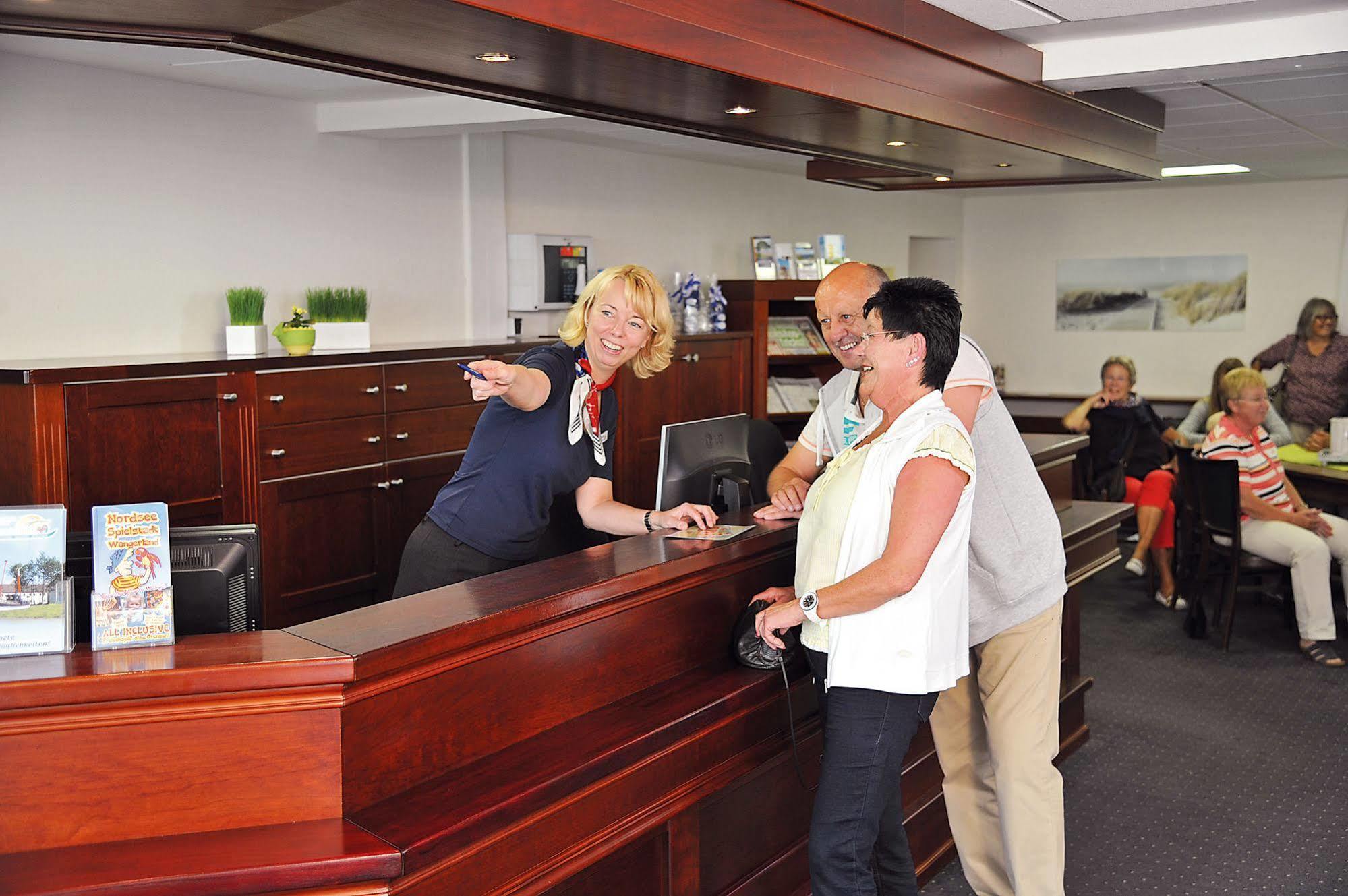 Dorf Wangerland Hotel ชิลลิคช์ ภายนอก รูปภาพ